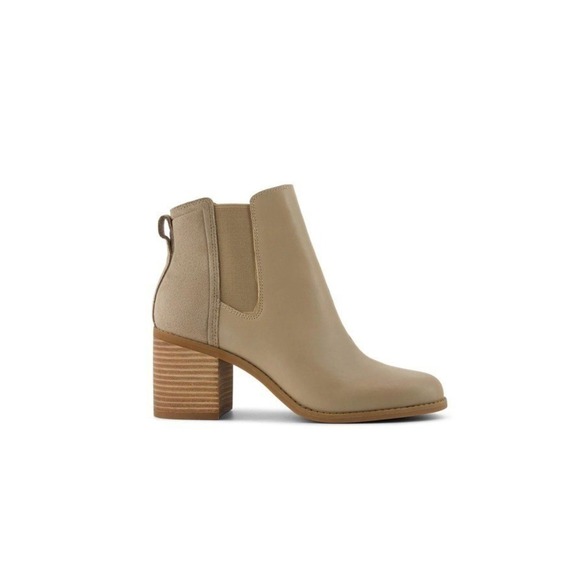 Toms Shoes - TOMS Evelyn Chelsea Ankle‎ Boots Sustainable Suede Leather Dune Brown Size 7 NWT